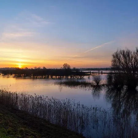 Slapenopdewaal * Beneden-Leeuwen